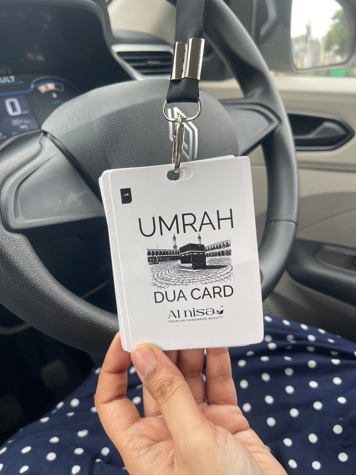 Al Nisa Umrah Dua Cards with Lanyard, Arabic with English Translation